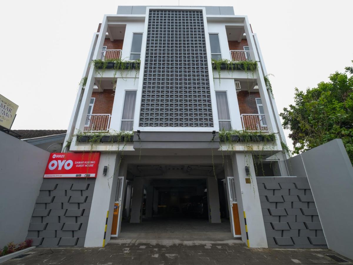 Super Oyo Collection O 90023 Damar Kusumo Guest House Maguwo Εξωτερικό φωτογραφία