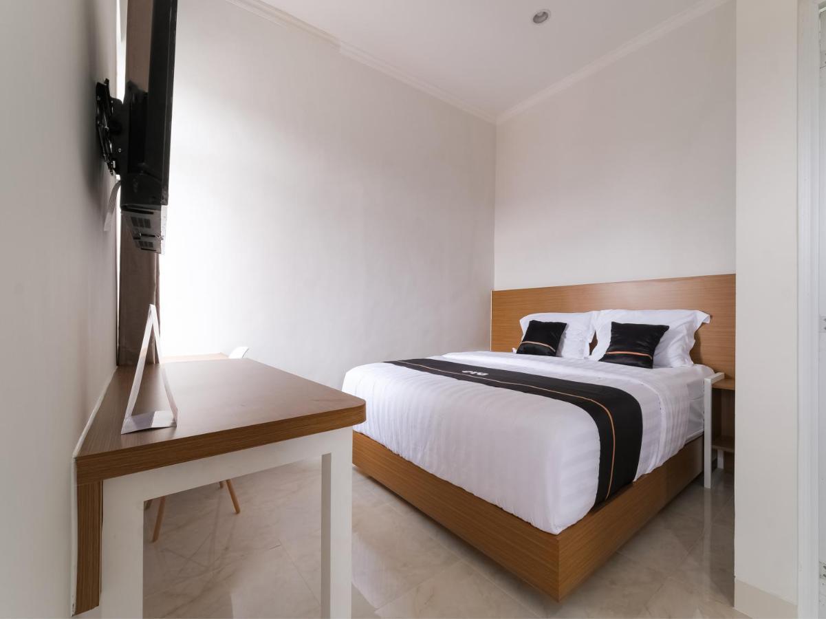 Super Oyo Collection O 90023 Damar Kusumo Guest House Maguwo Εξωτερικό φωτογραφία