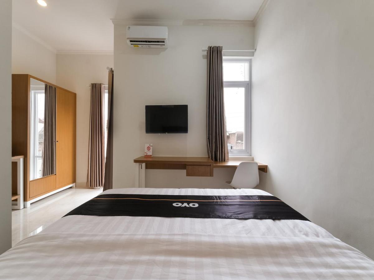 Super Oyo Collection O 90023 Damar Kusumo Guest House Maguwo Εξωτερικό φωτογραφία
