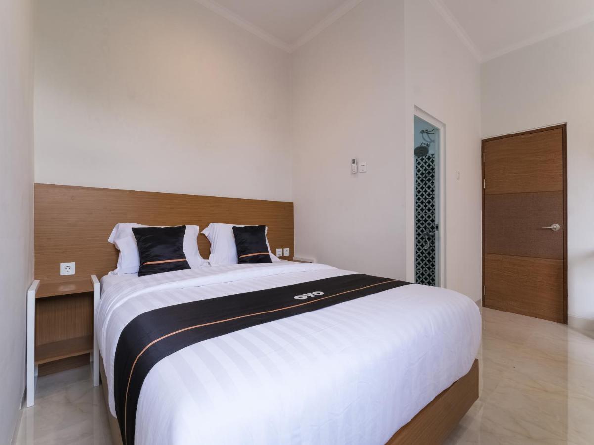 Super Oyo Collection O 90023 Damar Kusumo Guest House Maguwo Εξωτερικό φωτογραφία